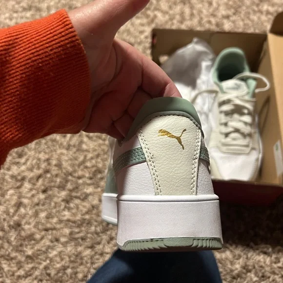 Women Puma’s platform size 6.5 FINAL Price firm on this - Picture 2 of 8